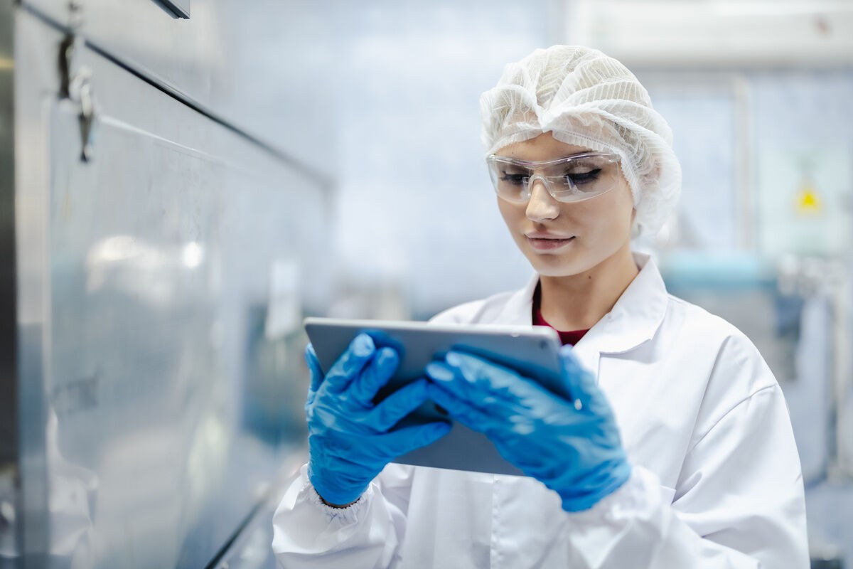 Wie GenAI die Lebensmittelindustrie produktiver und attraktiver macht